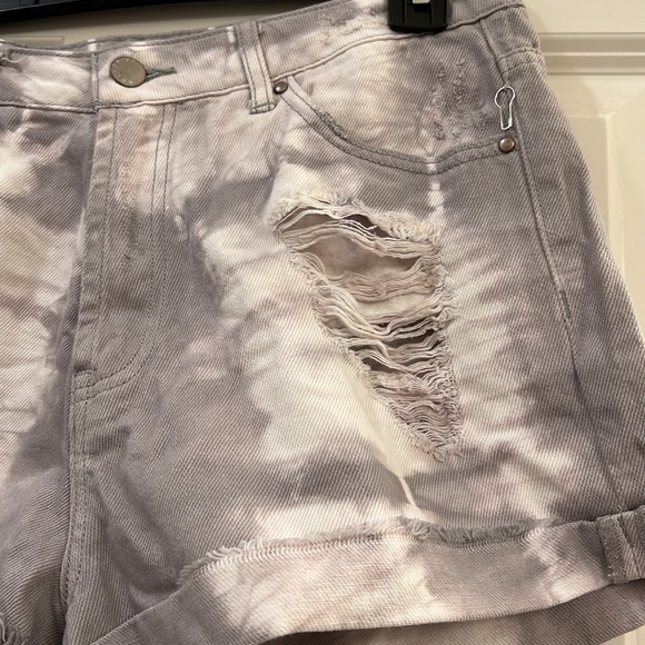 Forever 21 ladies shorts - Picture 3 of 7